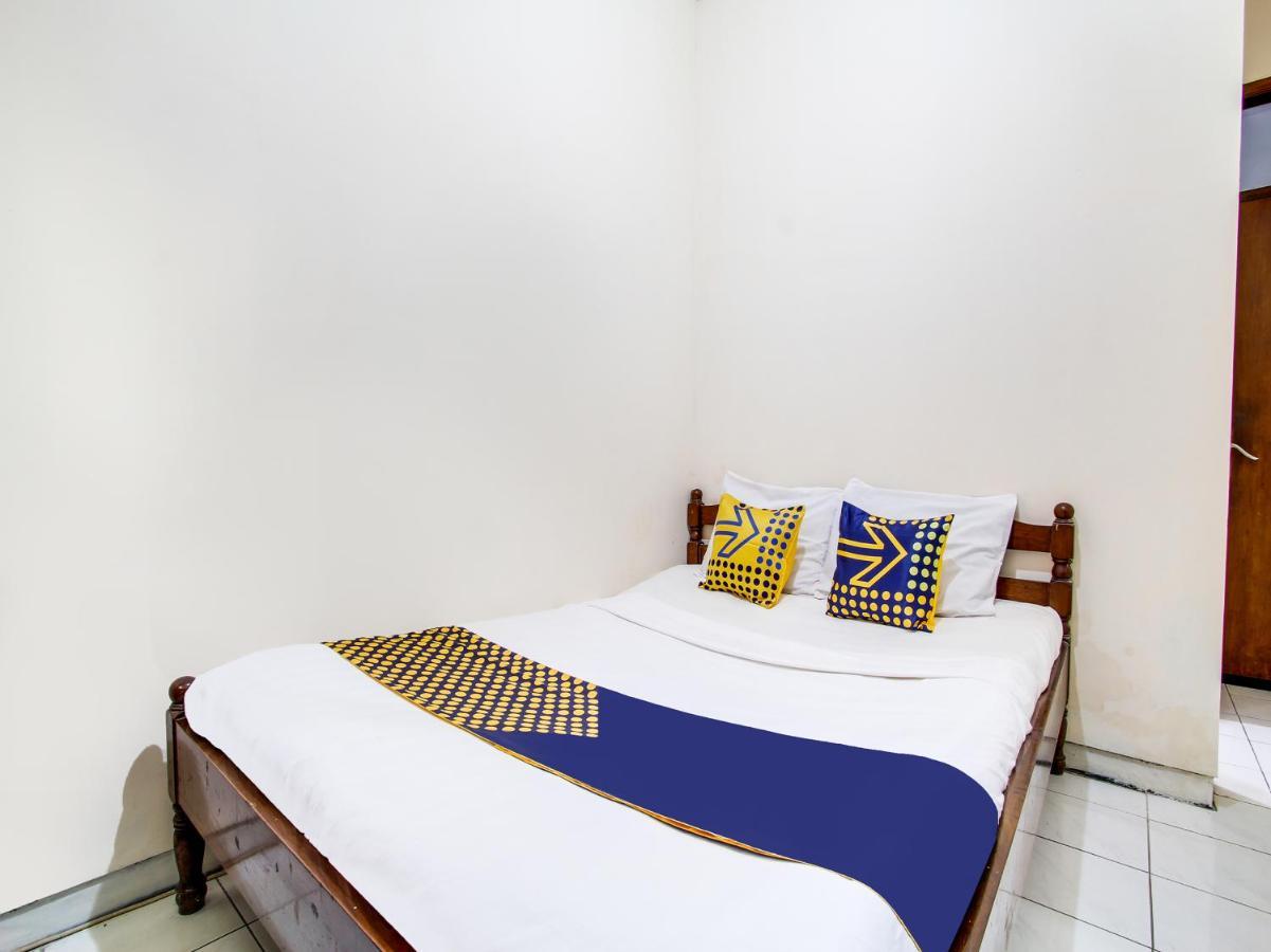 Spot On 91908 Wigati Hotel
